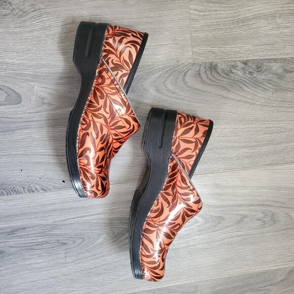 Dansko Professional Clogs Womens Size 11 EU 42 Orange Black Floral Patent Nurse - Picture 8 of 10